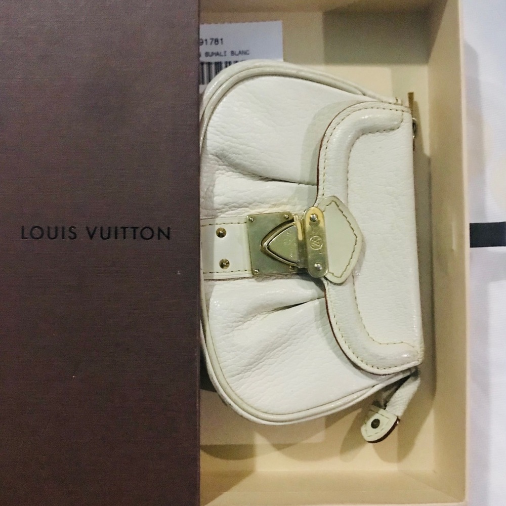 Authentic vintage Louis Vuitton mini pouchette!